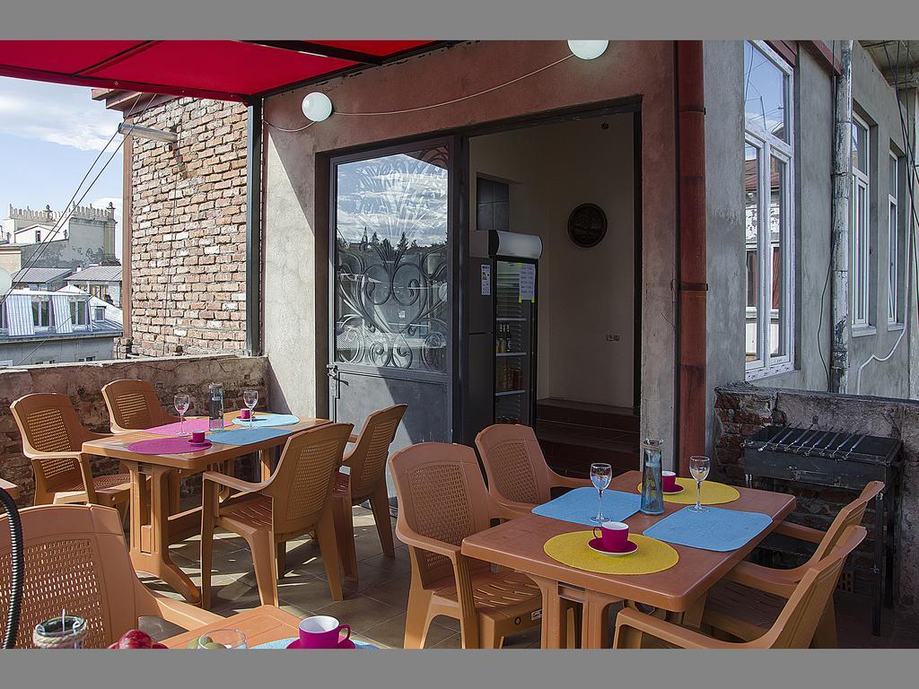 Griboedov Hostel & Suites Тбилиси Экстерьер фото