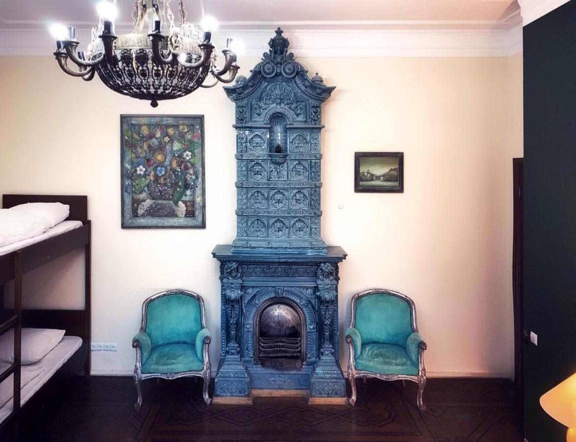 Griboedov Hostel & Suites Тбилиси Экстерьер фото